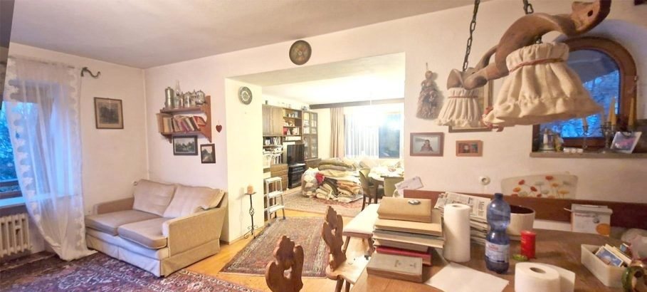 Volle Wohnung vor Haushaltsauflösung